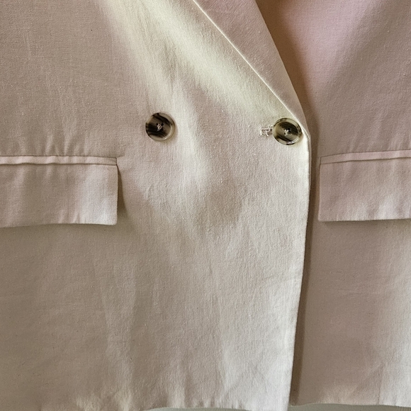 Old Navy - NWT - Cream Double Breasted Blazer with Button Details - Size Medium - Picture 5 of 12